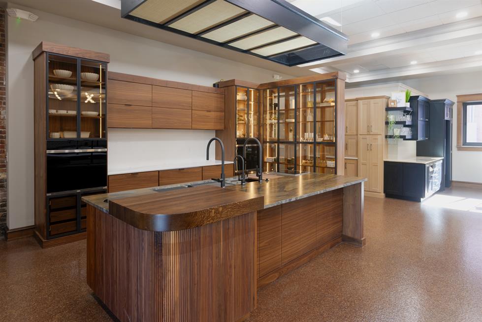 Modern stained kitchen with reeded island